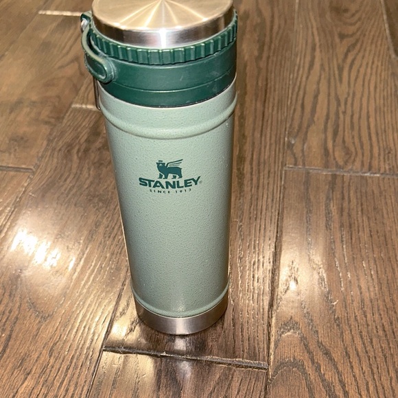 Stanley Forest Green Insulated stainless steel Tumbler - Picture 2 of 6